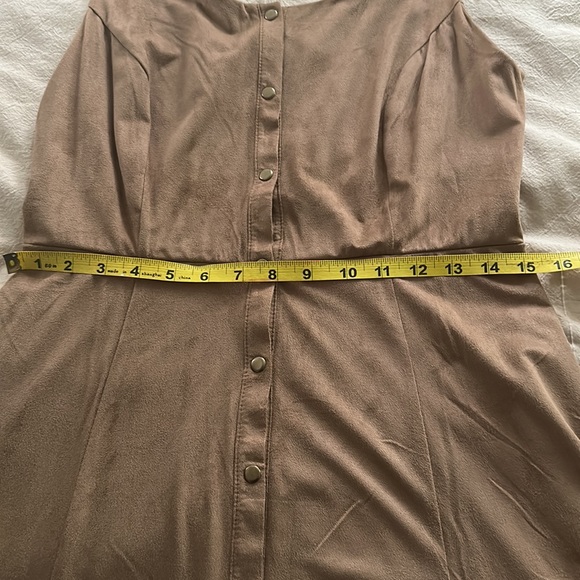 NWT*Maurice’s Flowy, functional button down dress - Picture 6 of 9